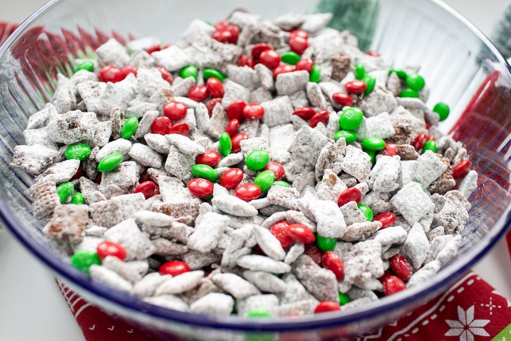Reindeer Chow (Holiday Muddy Buddies) Recipe